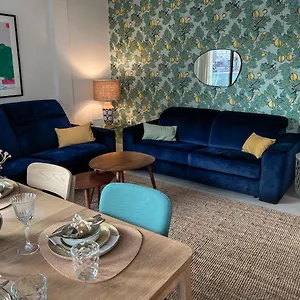 https://3-bedrooms-spacious-apartment-60-m-from-the-beach.in-canary-islands.com